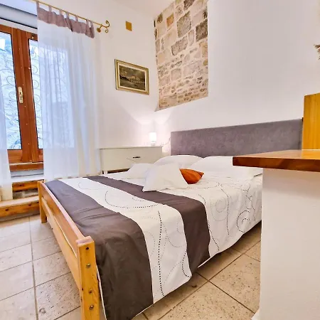 Apartament Jackie'S Little Stone House Split Zewnętrze zdjęcie